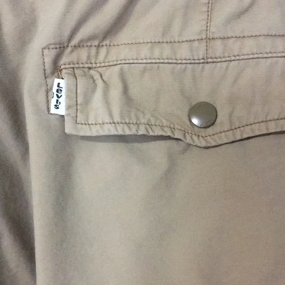 Levi’s Khaki Cargo Shorts 36W - Picture 7 of 10